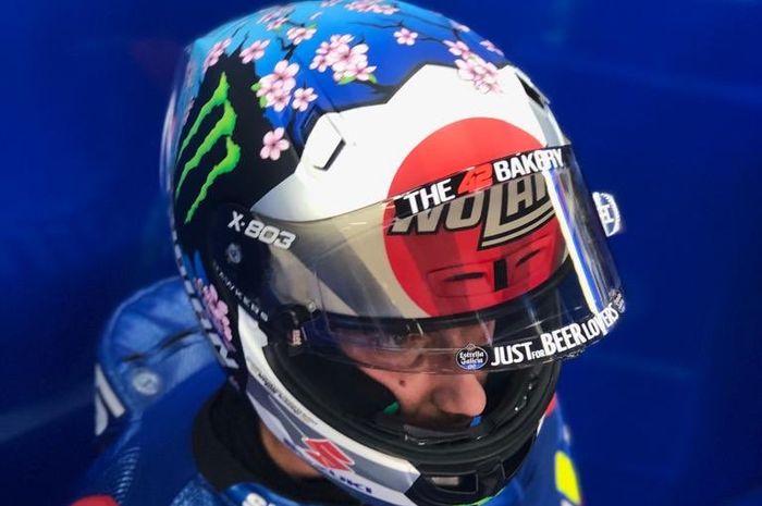 Alex Rins menggunakan helm khusus dalam menghadapi ajang MotoGP Jepang.