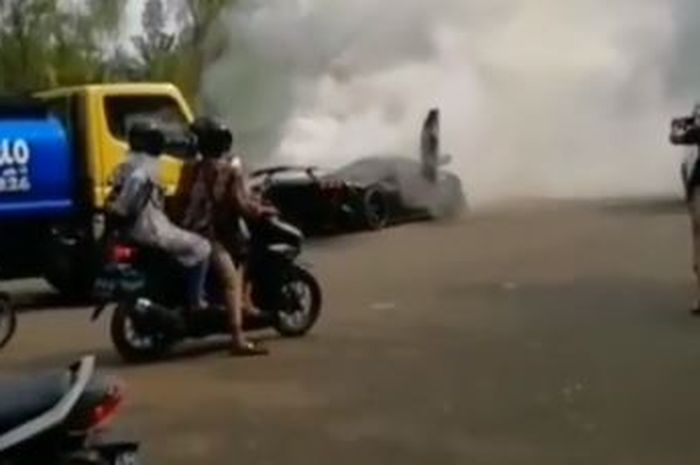 Ilustrasi. Lamborghini Raffi Ahmad yang terbakar di Sentul, Bogor, Jawa Barat.