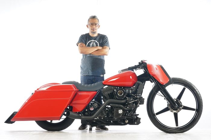 Harley-Davidson Road King bagger performance pemenang best American V-Twin Suryanation Surabaya