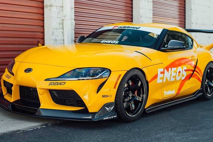 Modifikasi Toyota Supra dengan sayap lebar