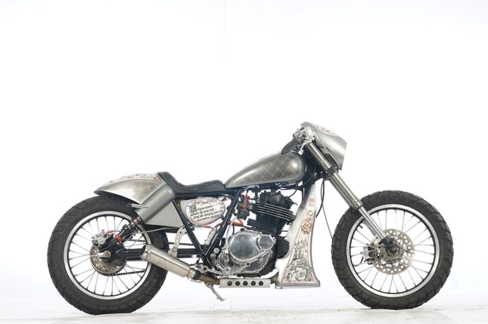 Motor ini mendapat juara 3 kelas cafe racer U250cc di Suryanation Motorland 2019 Surabaya