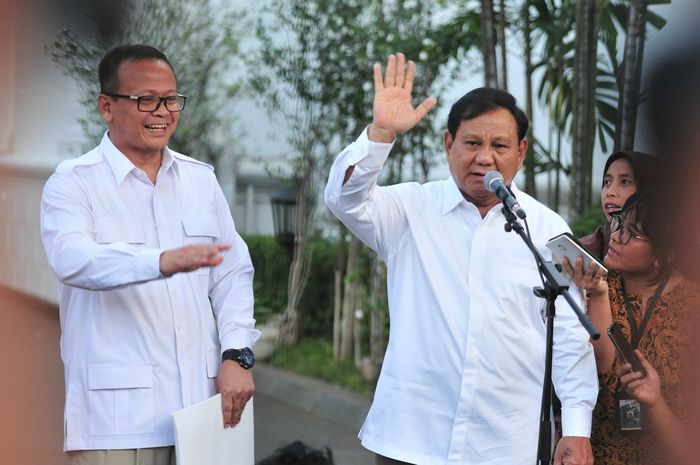 Edhy Prabowo (kiri) dan Prabowo Subianto (kanan) menghadiri undangan dari Presiden ke Istana Kepresidenan pada Senin (21/10)