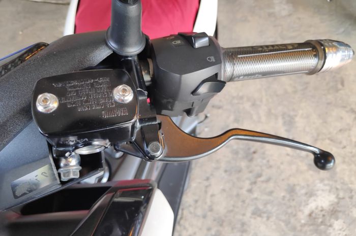 Master rem belakang Yamaha XMAX terpasang di NMAX