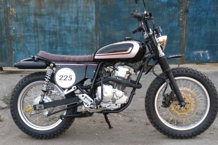 Yamaha Scorpio Z vintage tracker