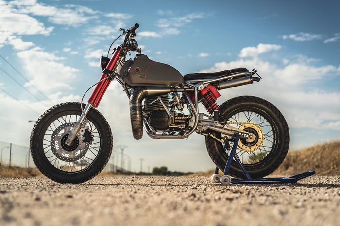 Restomod Bultaco Frontera jadi street tracker