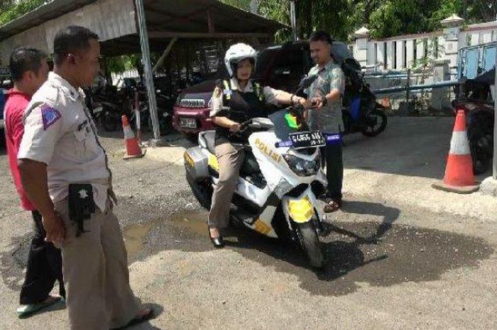 Yamaha NMAX yang dijadikan ambulans motor di Dokkes Polres Brebes