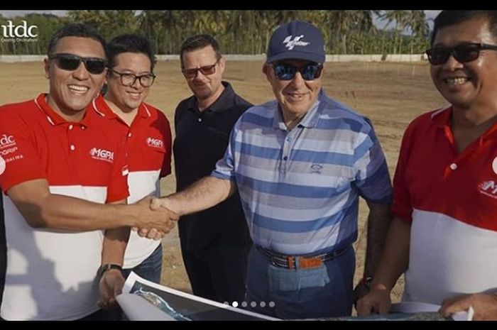 Carmelo Ezepeleta, CEO Dorna Sports kembali meninjau lokasi pembangunan sirkuit MotoGP Indonesia di Mandalika