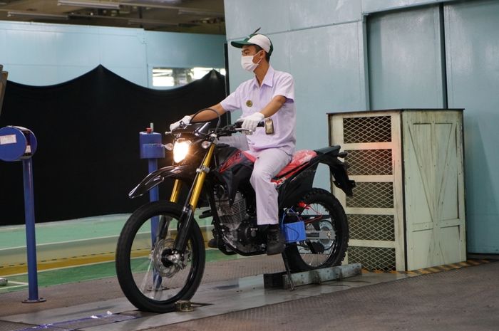 AHM kenalkan warna baru CRF150L