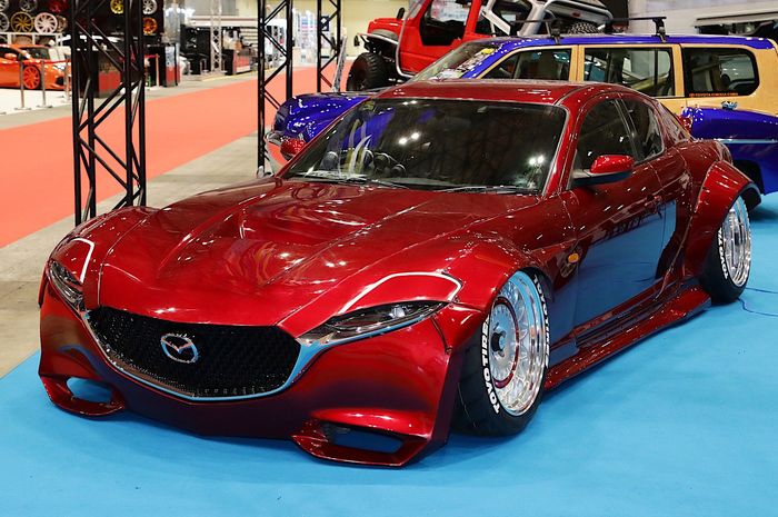 Modifikasi Mazda RX-8 dengan tampilan terinspirasi dari RX-Vision