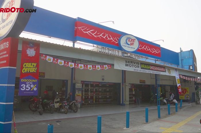 Outlet Planet Ban di Kebon Jeruk, Jakarta Barat