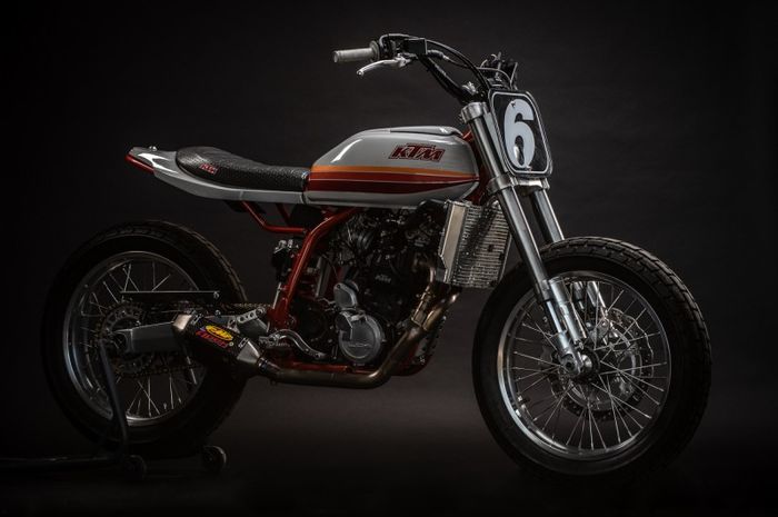 KTM Duke 640 street tracker