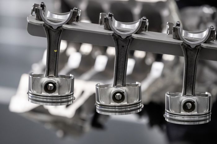 Ilustrasi piston mobil