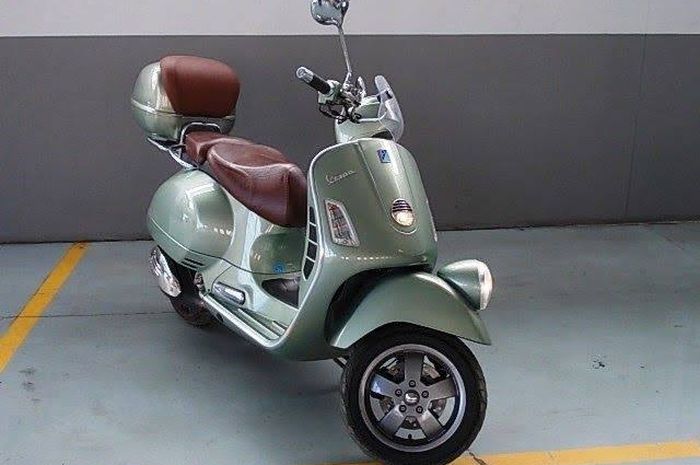 Vespa GTV 250ie portofino green