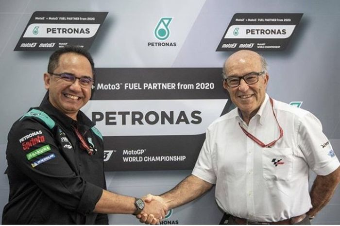 Tan Sri Wan Zulkiflee Wan Ariffin, CEO Petronas (kiri) dan Carmelo Ezpeleta 