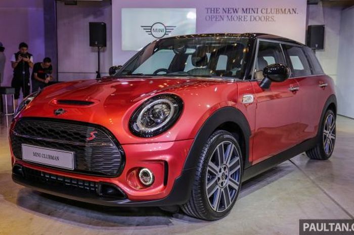 Tampak depan dari F54 MINI Clubman facelift / Cooper S