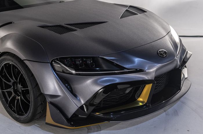 Fascia dibuat agresif dan ada sentuhan ventilasi di kap mesin