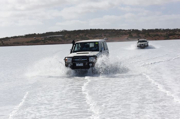 : Sulitnya rute yang dilalui tim Toyota dalam 5 Continents Drive Australia 2014