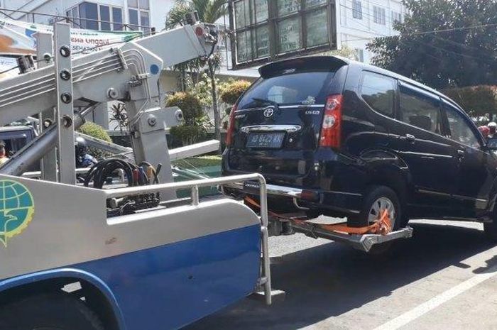 Ilustrasi truk derek Dinas Perhubungan