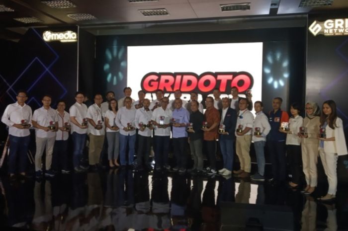 Para pemenang GridOto Award 2019.