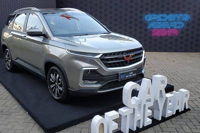 Anugerah Car of Year GridOto Award 2019, diberikan pada SUV Wuling Almaz.