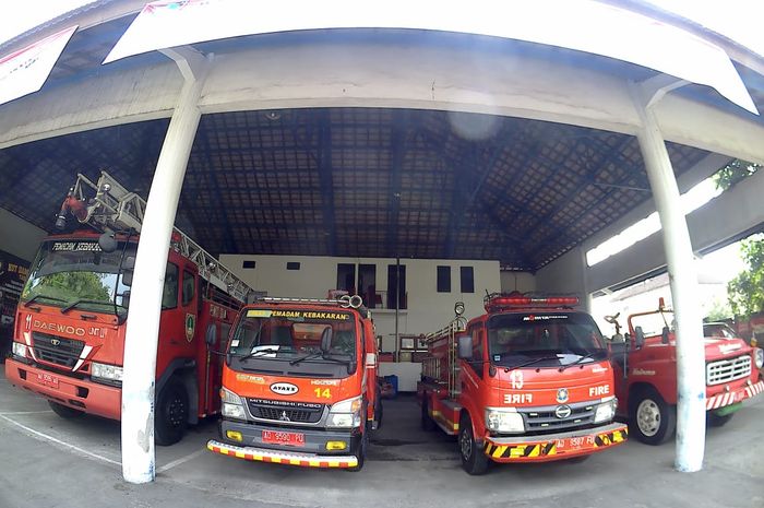 Ilustrasi mobil pemadam kebakaran di Kantor Dinas Pemadam Kebakaran (Damkar) Solo