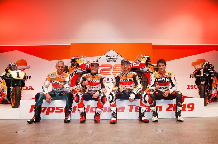 Mick Doohan bersama Marc Marquez, Jorge Lorenzo dan Alex Criville di sesi launching Repsol Honda musim MotoGP 2019