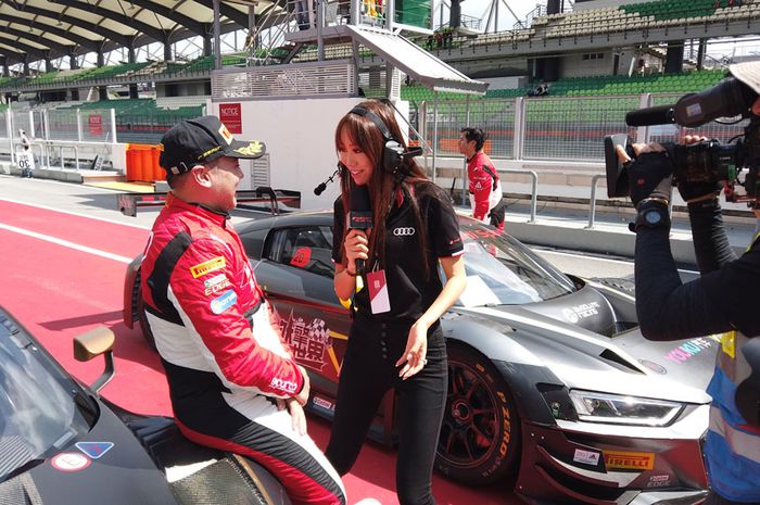 Jadi yang tercepat di ajang Audi R8 LMS Cup, Andrew Haryanto dapat Pirelli Award