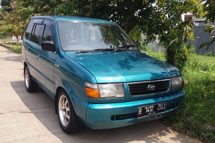 Toyota Kijang 'kapsul' 1997