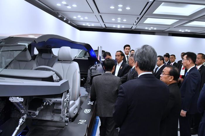 Presiden Joko Widodo kunjungi markas Hyundai