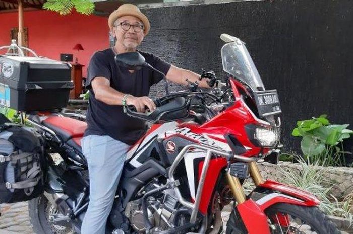 IB Bagus Ngurah Wijaya ditemani bikers legendaris Indonesia, Mario Iroth akan touring ke Benua Amerika bertajuk Bali America Tour 2020, Senin (25/11/2019).   
