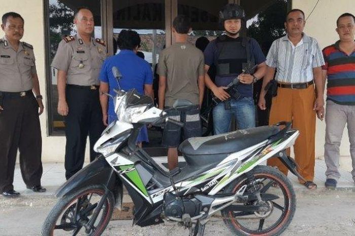 Jual Beli Motor di Facebook, Polisi nyamar jadi pembeli Tangkap Pelaku 