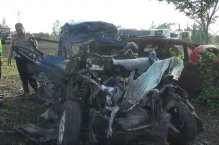 Kecelakaan Maut di Tol Cipali KM 113, Minggu (1 Desember 2019. Enam orang meninggal di tempat
