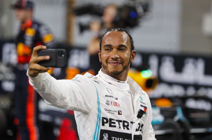 Lewis Hamilton merasa tersanjung dengan pujian bos Ferrari di F1 Abu Dhabi