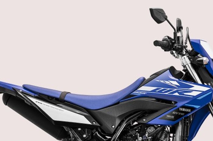 Perhatikan posisi knalpot WR 155 yang ada di sebelah kiri