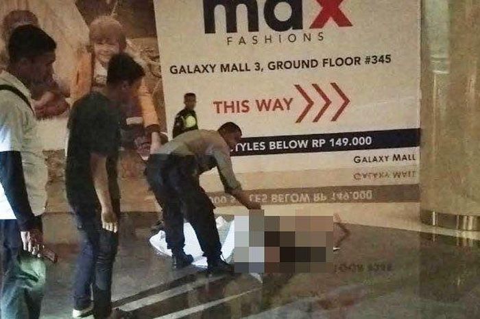 Seorang pria lompat dari lantai 4 Galaxy Mall Surabaya