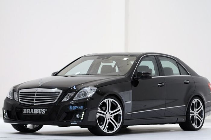 Modifikasi Mercedes-Benz E-Class hasil garapan Brabus