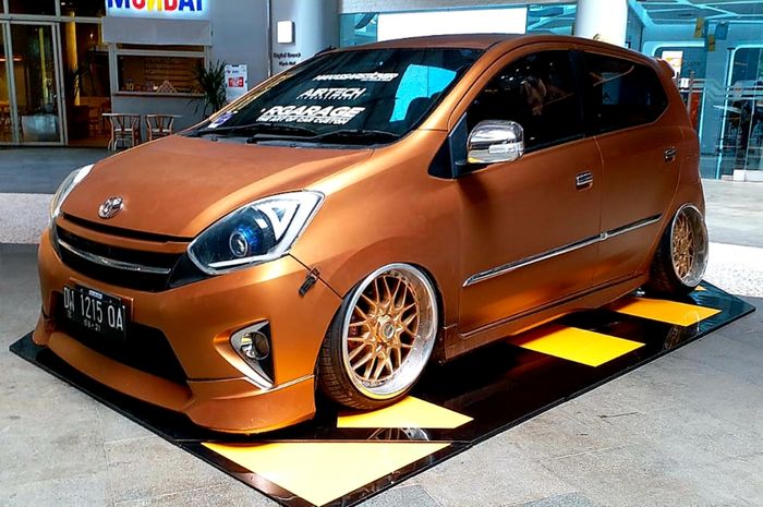 Kalla Toyota menggelar kontes modifikasi untuk Agya pertama di Makassar