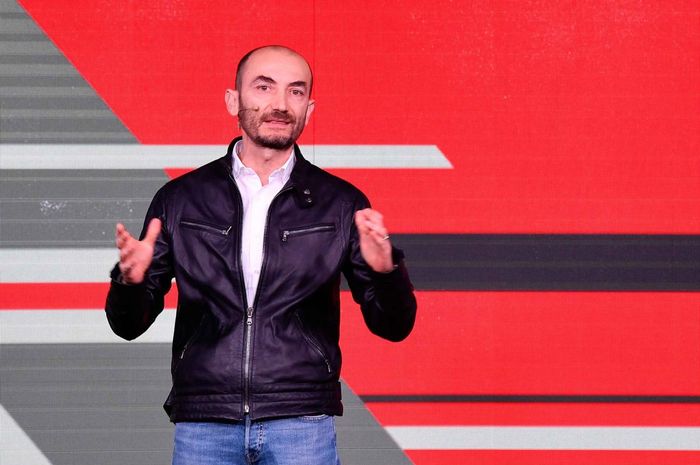 Claudio Domenicali bilang akan dibunuh Gigi Dall'Igna jika bicara tentang Ducati GP20