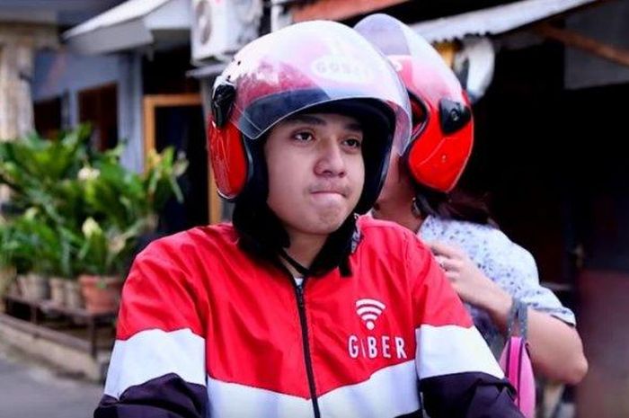 Arbani Yasiz sebagai Beben di Tukang Ojek Pengkolan