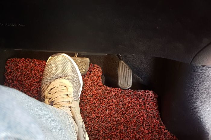 Karpet mobil model mie enggak bikin debu terbang di kabin, kok bisa?