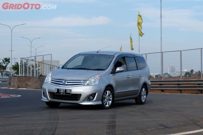  Harga mobil Nissan Grand Livina dijual Rp 80 juta