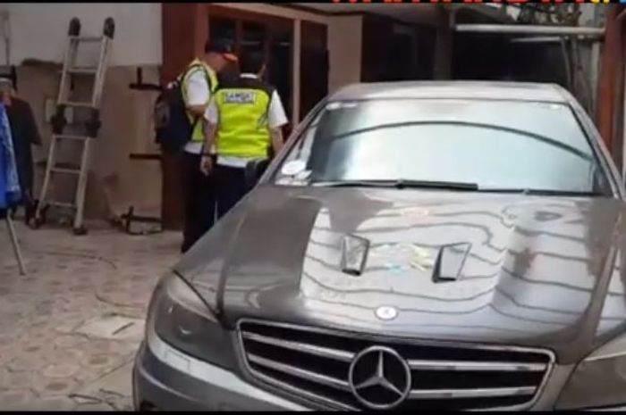 Mercedes-Benz W204 C53 milik warga Gandaria Utara, Kebayoran Baru, Jakarta Selatan