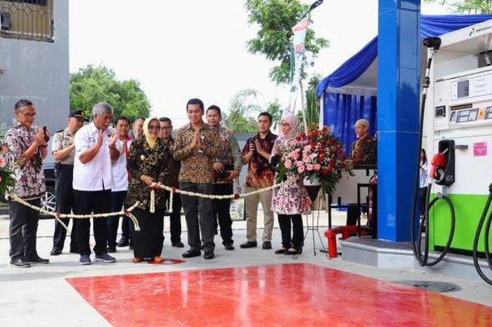 Peresmian SPBU di Jalan Kaliurang Km 13,5 hasil kerjasama YBW UII dan PT Pertamina Wilayah Yogyakarta