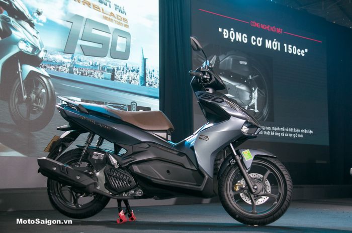 Fitur Honda Air Blade 150 bisa bersaing dengan Yamaha Aerox.