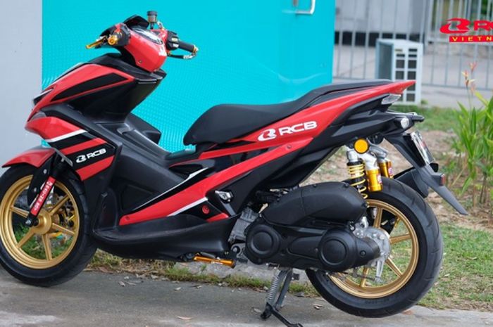 Modifikasi Yamaha Aerox dengan part Racingboy