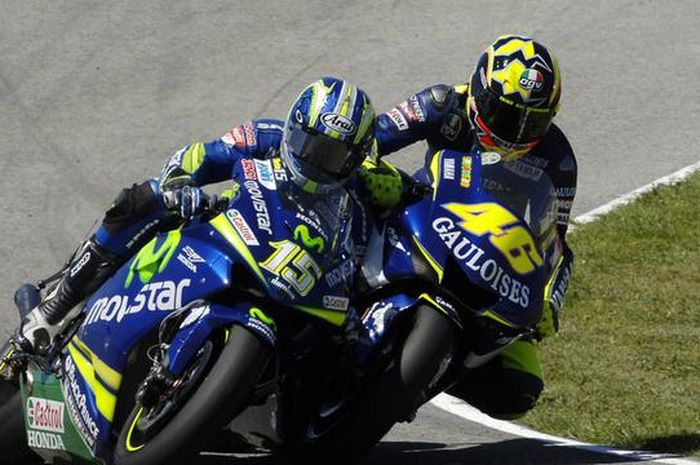 Perseteruan Valentino Rossi dan Sete Gibernau di seri pembuka MotoGP 2005