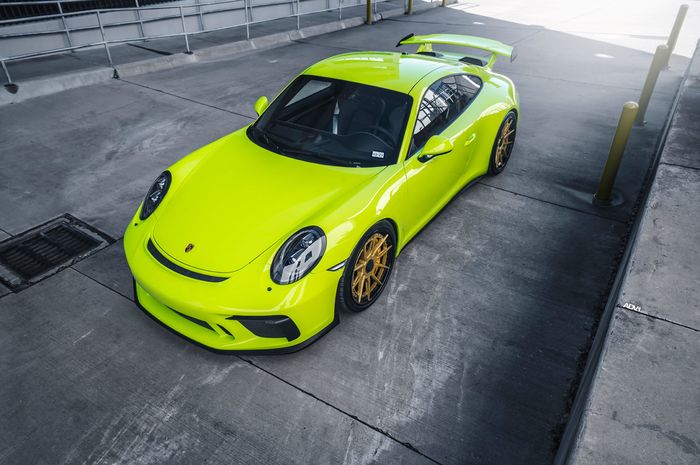 Modifikasi Porsche 911 GT3 RS hasil garapan ADV.1 Wheels