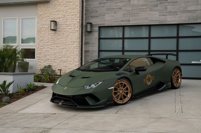 Modifikasi Lamborghini Huracan Performante dengan kelir hijau