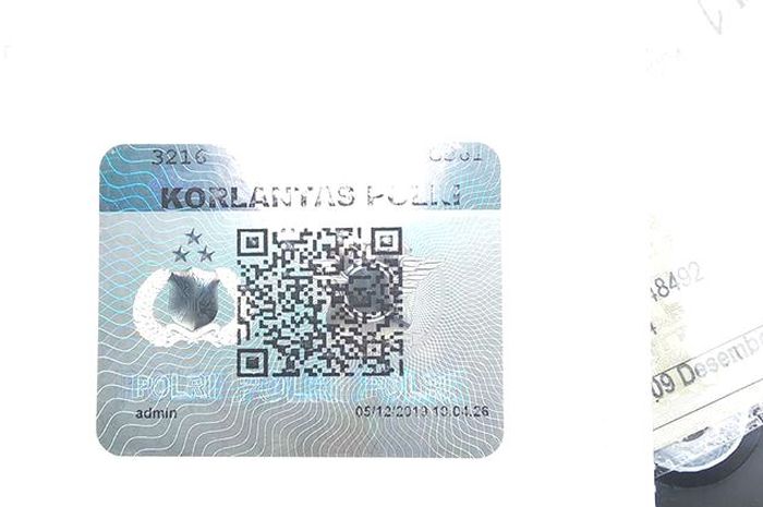 QR Code yang bisa discan sehingga ketahuan sudah bayar pajak atau belum dan ada data pemilik kendaraan
