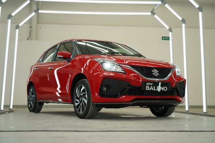 Dibekali fascia baru dengan kesan sporty, Suzuki New Baleno tampil lebih premium dan modern.